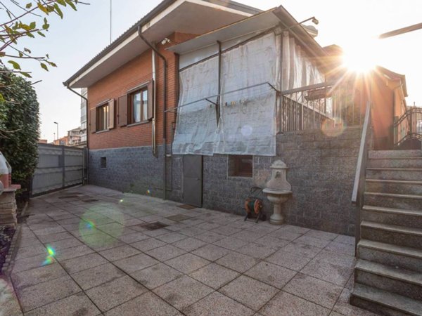 casa indipendente in vendita a Grugliasco