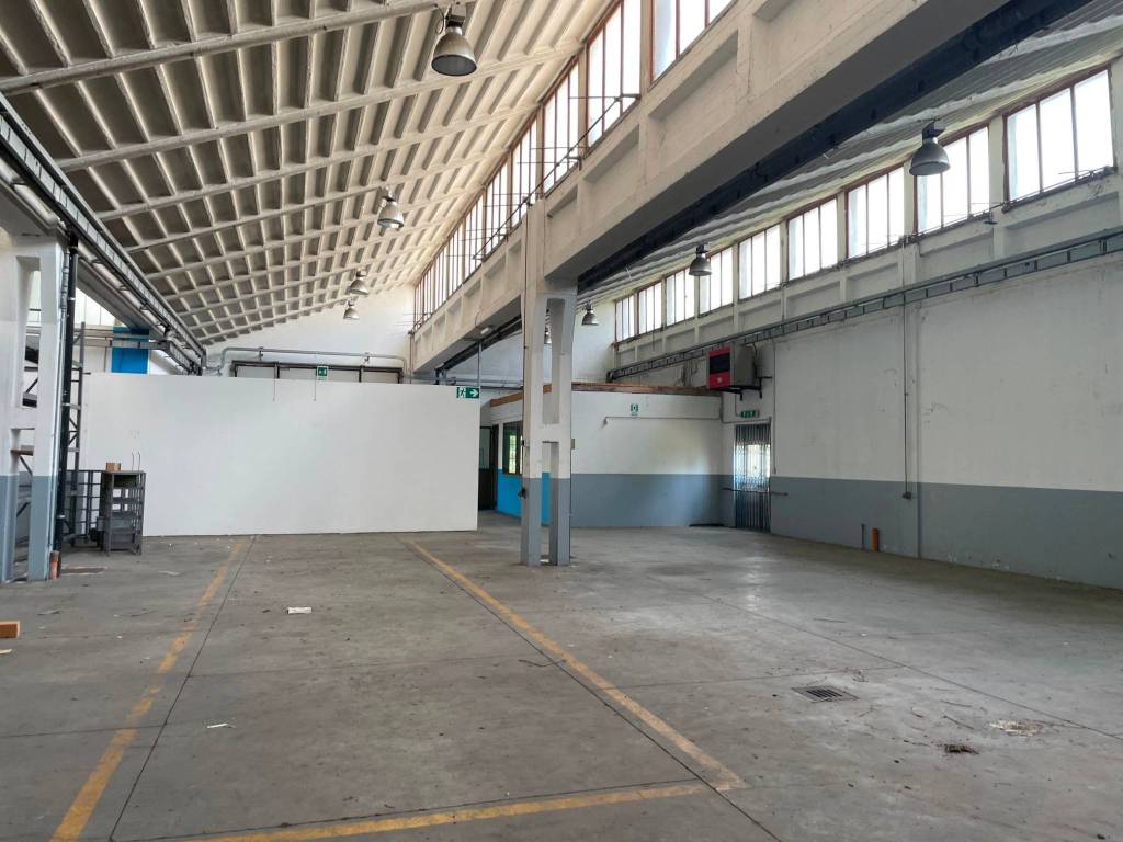 locale commerciale in vendita a Grugliasco