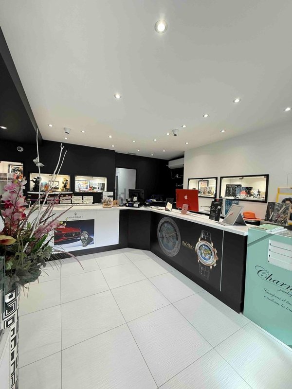 negozio in vendita a Grugliasco