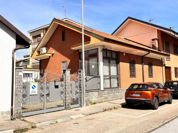 casa indipendente in vendita a Grugliasco