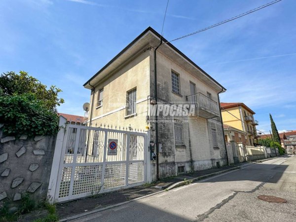 casa indipendente in vendita a Grugliasco