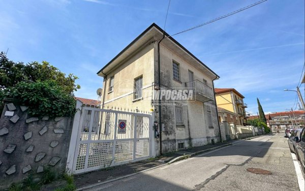casa indipendente in vendita a Grugliasco