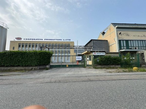 locale commerciale in vendita a Grugliasco