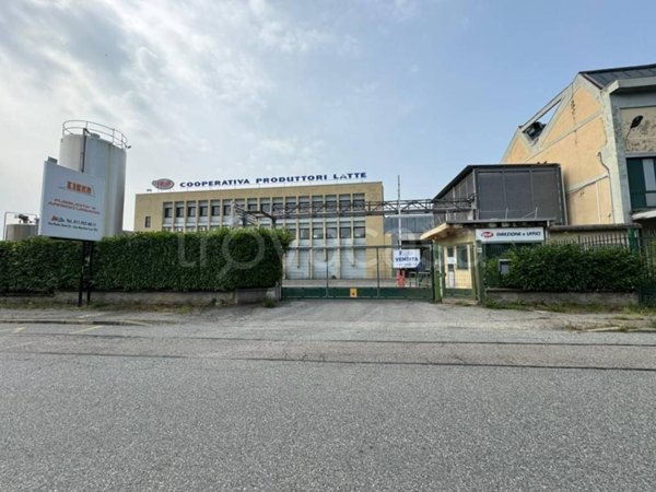 locale commerciale in vendita a Grugliasco