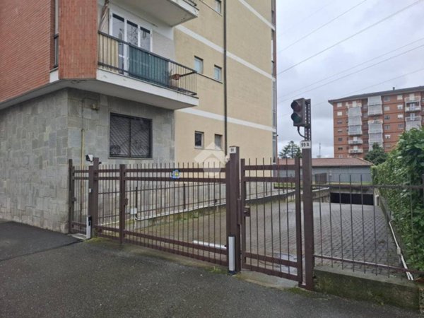 locale di sgombero in vendita a Grugliasco