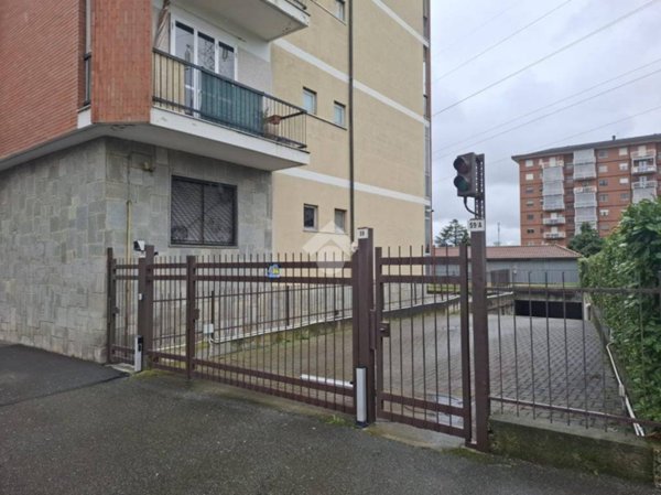 locale di sgombero in vendita a Grugliasco
