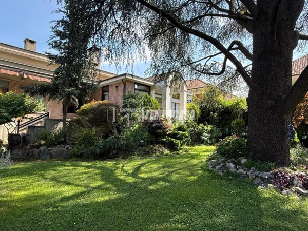 casa indipendente in vendita a Grugliasco