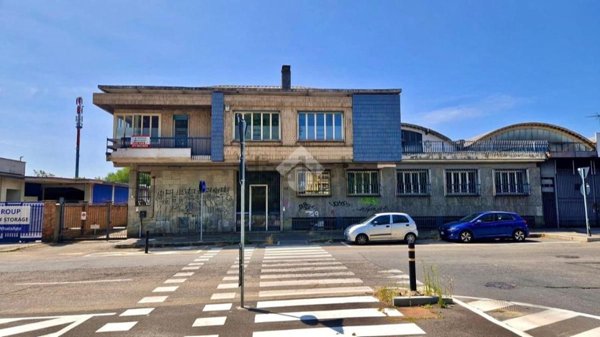 capannone in vendita a Grugliasco