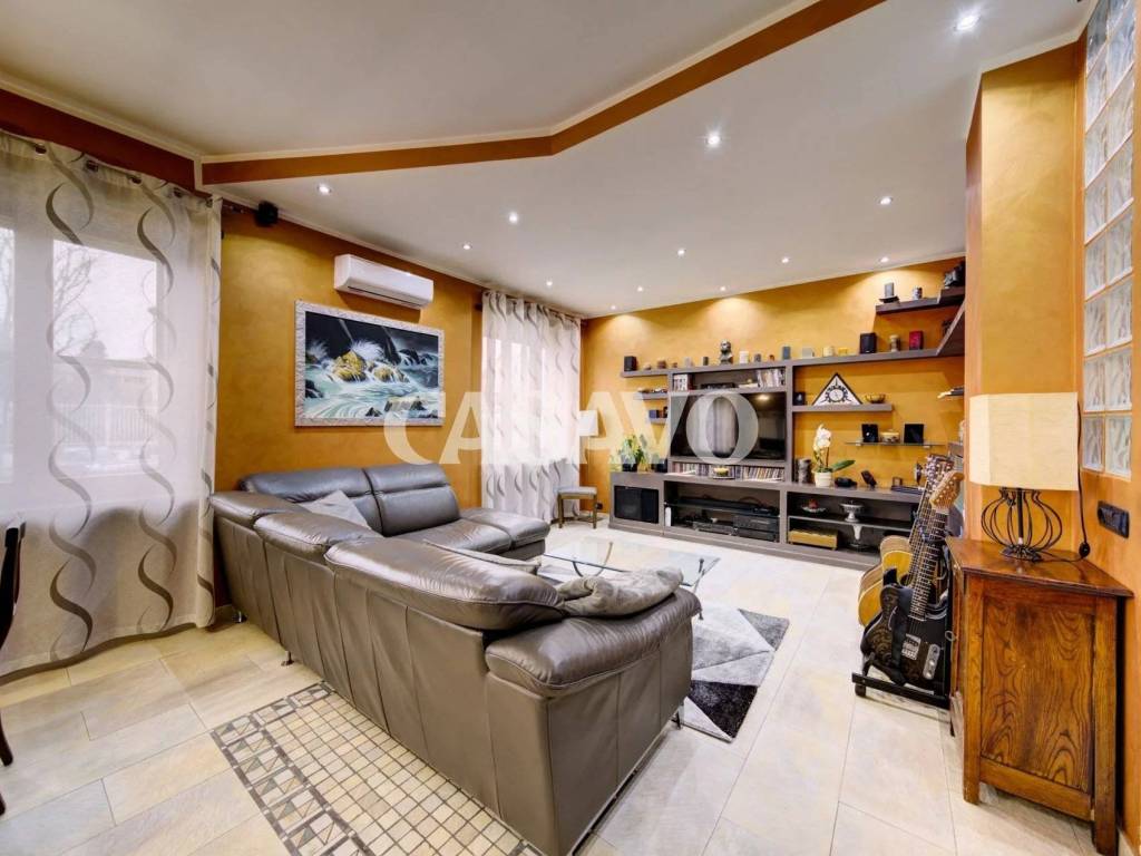 casa indipendente in vendita a Grugliasco