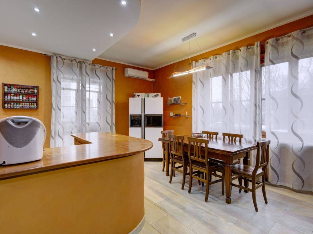 casa indipendente in vendita a Grugliasco
