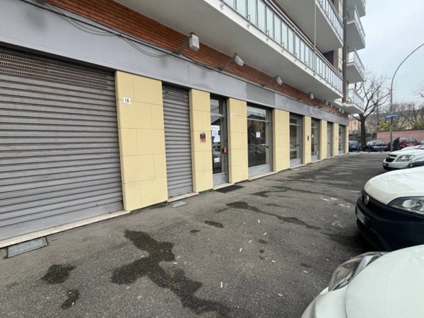 negozio in vendita a Grugliasco