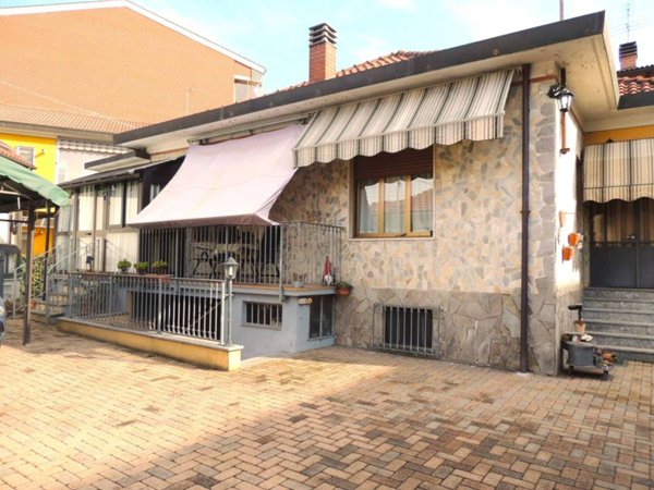 casa indipendente in vendita a Grugliasco