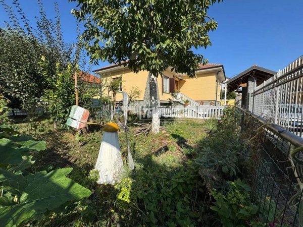 casa indipendente in vendita a Grugliasco