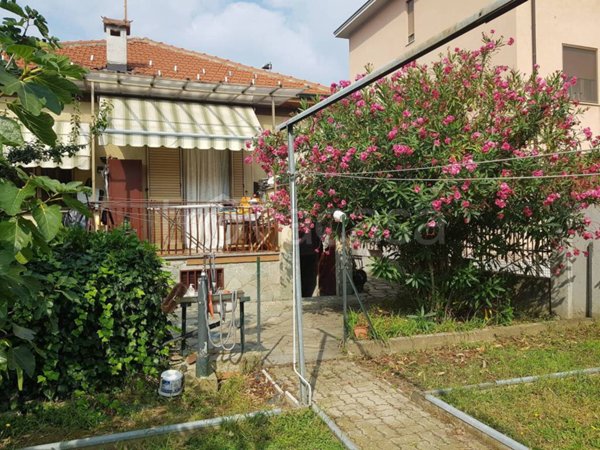 casa indipendente in vendita a Grugliasco