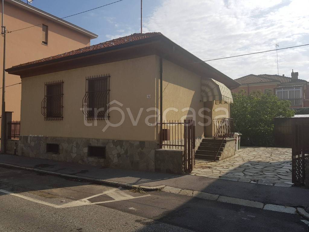casa indipendente in vendita a Grugliasco