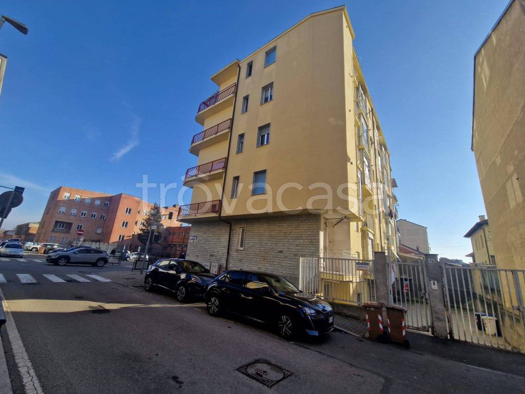 locale commerciale in vendita a Grugliasco