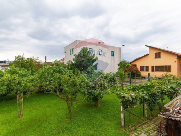 casa indipendente in vendita a Grugliasco