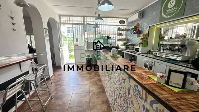 locale commerciale in vendita a Grugliasco in zona Lesna
