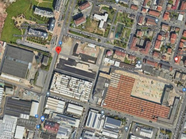 locale commerciale in vendita a Grugliasco in zona Lesna
