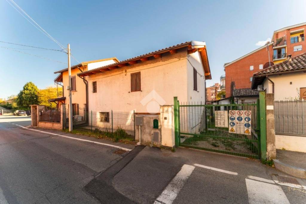 casa indipendente in vendita a Grugliasco