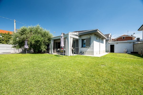 casa indipendente in vendita a Grugliasco