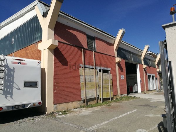 capannone in vendita a Grugliasco