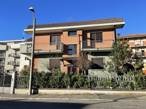 casa indipendente in vendita a Grugliasco
