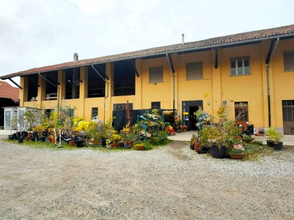 negozio in vendita a Grugliasco