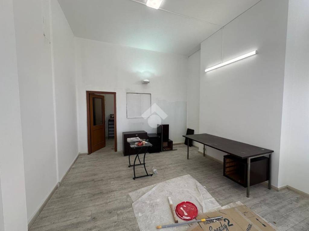 negozio in vendita a Grugliasco