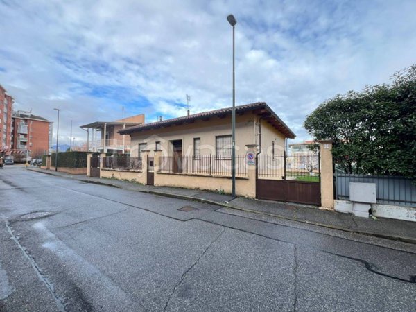 casa indipendente in vendita a Grugliasco