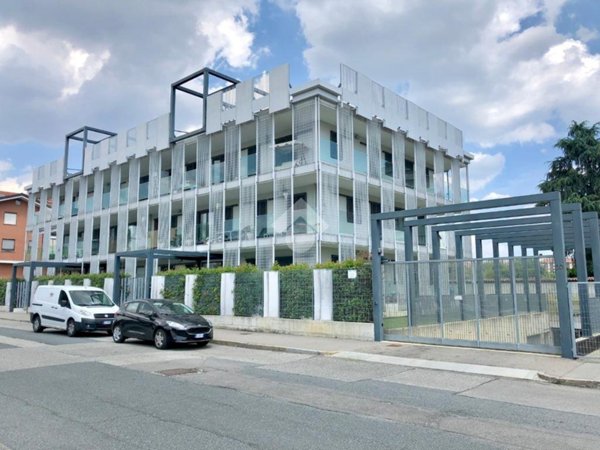 locale di sgombero in vendita a Grugliasco in zona Gerbido