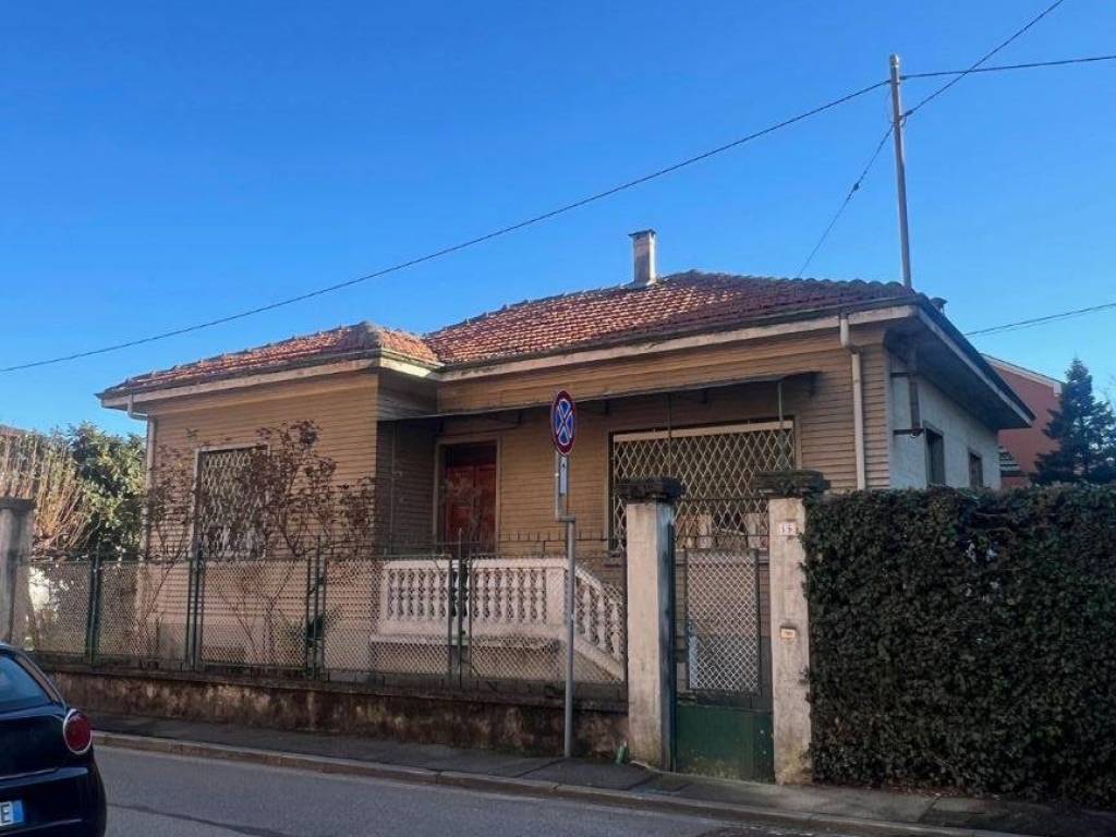casa indipendente in vendita a Grugliasco
