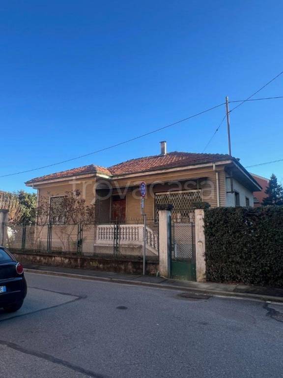 casa indipendente in vendita a Grugliasco