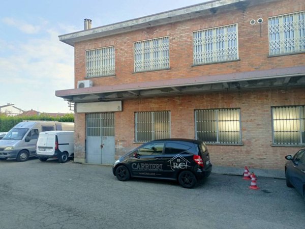 negozio in vendita a Grugliasco