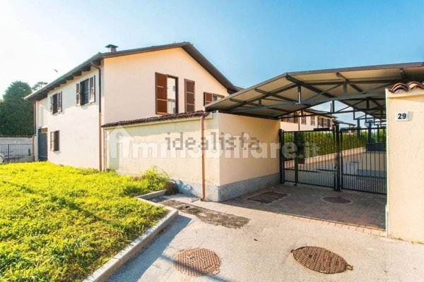 casa indipendente in vendita a Grugliasco in zona Gerbido