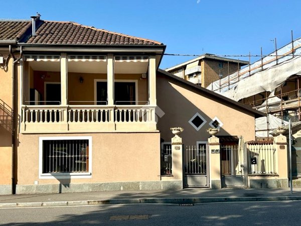 casa indipendente in vendita a Grugliasco in zona Gerbido