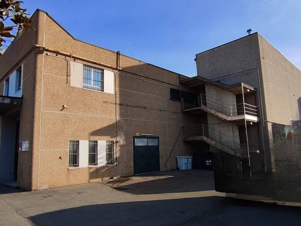 locale commerciale in vendita a Grugliasco