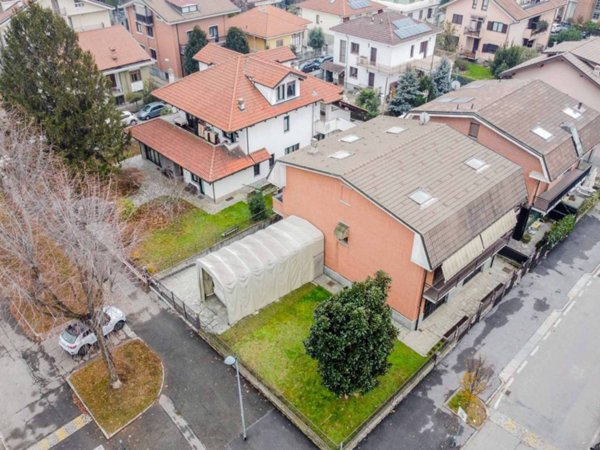 casa indipendente in vendita a Grugliasco