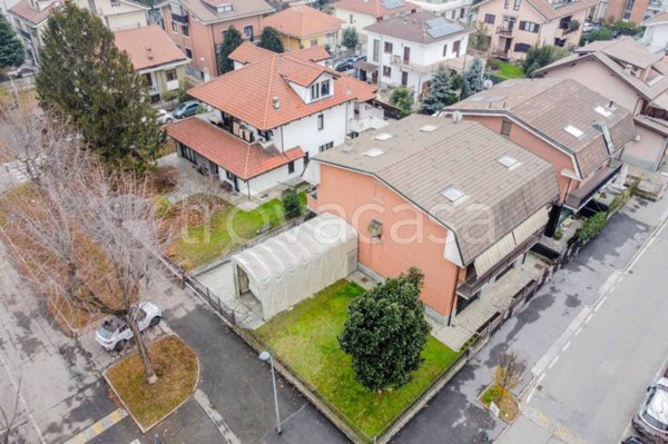 casa indipendente in vendita a Grugliasco