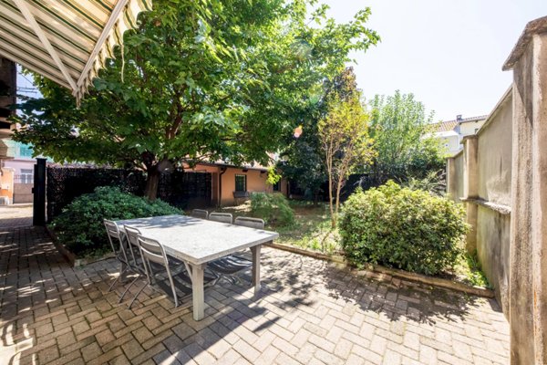 intera palazzina in vendita a Grugliasco