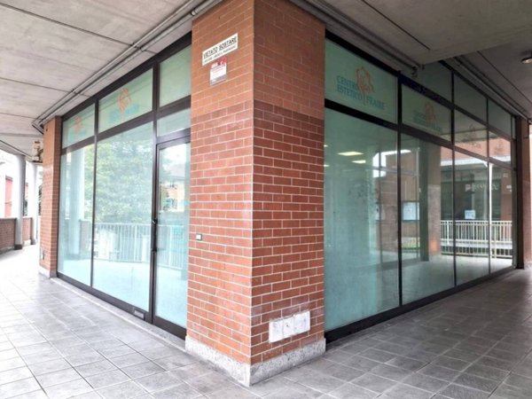 locale commerciale in vendita a Grugliasco