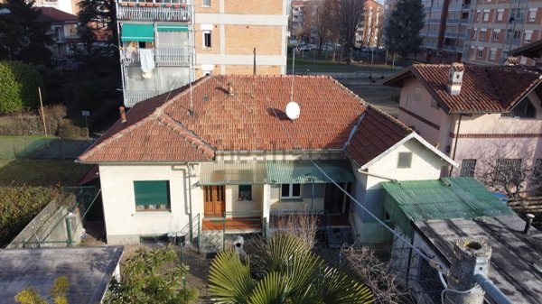 casa indipendente in vendita a Grugliasco