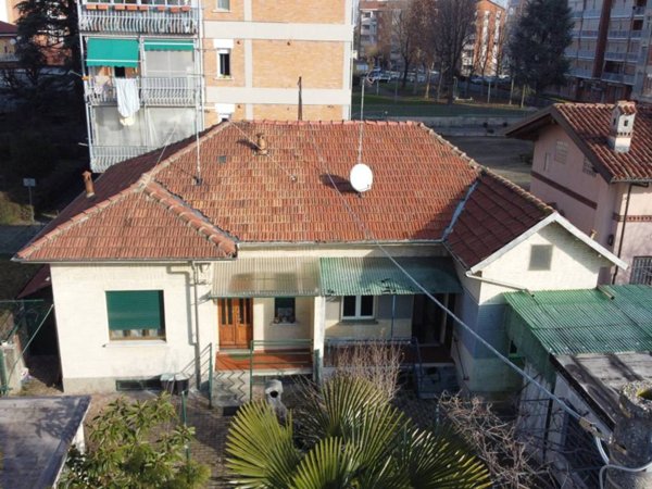 casa indipendente in vendita a Grugliasco