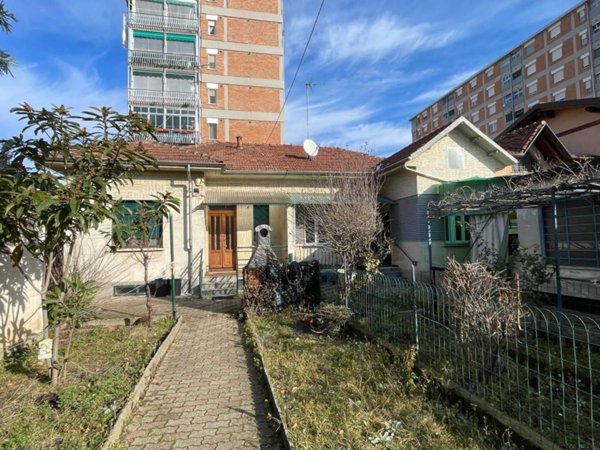casa indipendente in vendita a Grugliasco