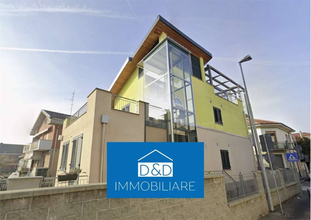 casa indipendente in vendita a Grugliasco