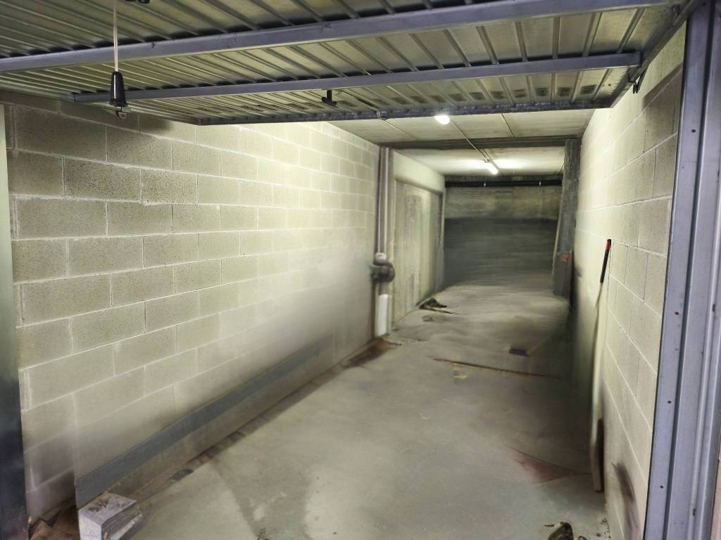 locale di sgombero in vendita a Grugliasco