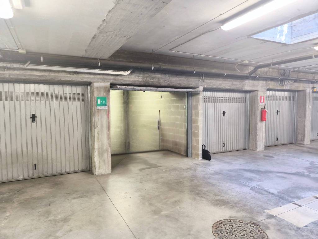 locale di sgombero in vendita a Grugliasco