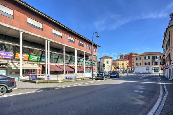 negozio in vendita a Grugliasco
