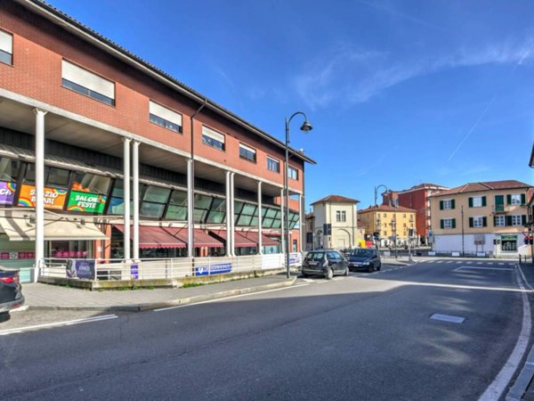 negozio in vendita a Grugliasco