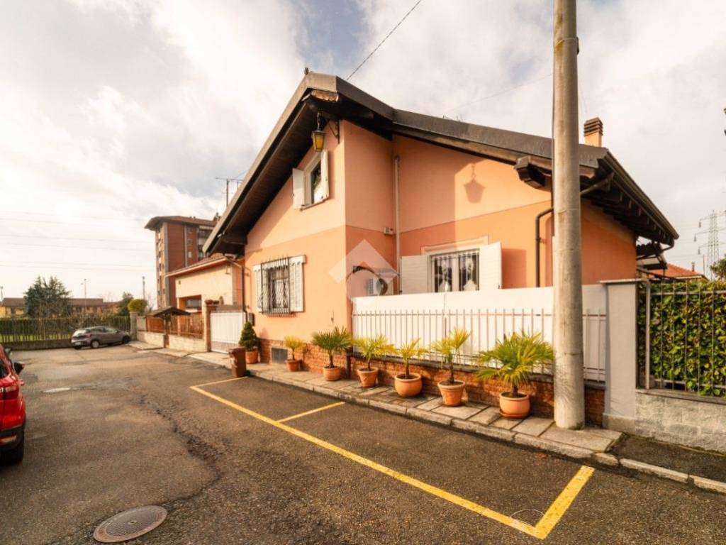 casa indipendente in vendita a Grugliasco